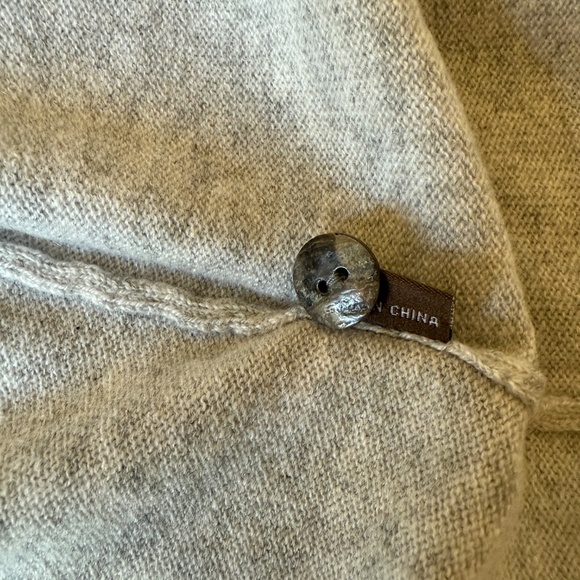 J MCLAUGHLIN ANNALYSE CARDIGAN NWT 100% CASHMERE LT GRAY PREPPY ACADEMIA LUXE M - Picture 9 of 10